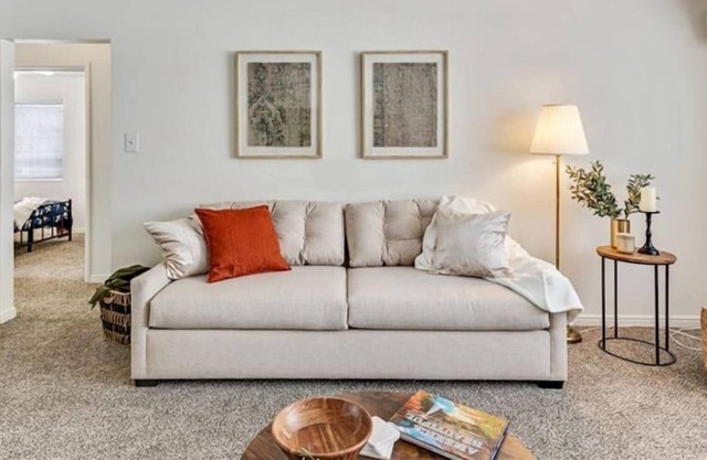 Close to Viewmont High School,Pets are Allowed