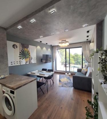 Cloud 6 -Top Center,360° view,Free private parking