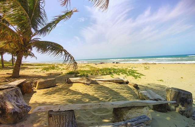 Cloud 9 - new house in beachfront community with WiFi, AC in enchanting La Boca