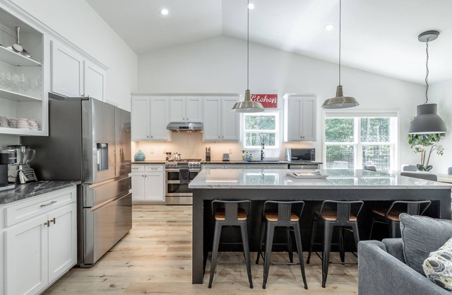 Cloudland Summit | Hot Tub + Grill | Dog Friendly | 4 Bed, 3 Bath