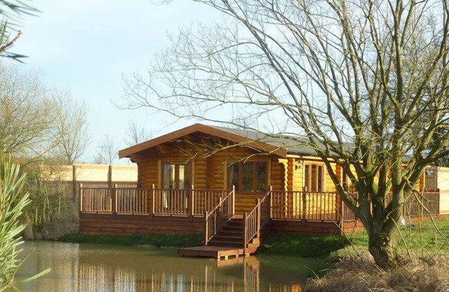 CLOVER - sleeps 2 guests in 1 bedroom