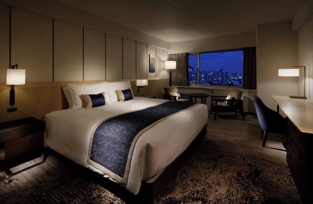 Club Deluxe King hotel with AC, fitness room, WiFi in brilliant Minato City