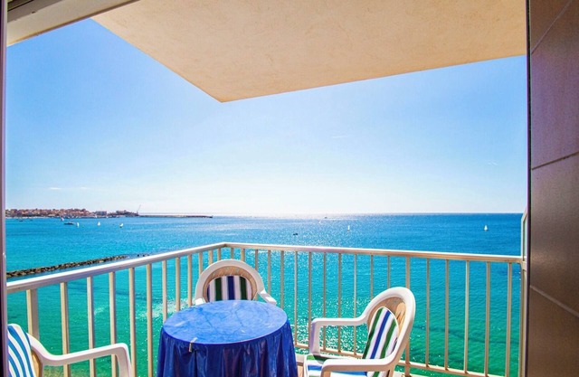 Club Villamar - Apartment Playa offers practical and functional interiors with stunning Mediterra.