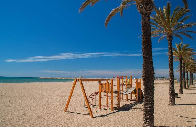 Club Villamar - Villa with a private pool, 1600 meters from the beach, located in a quiet urbanis.