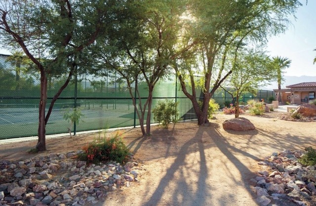 Coachella Guest Room @ Marriott’s Shadow Ridge I Resort in Palm Desert