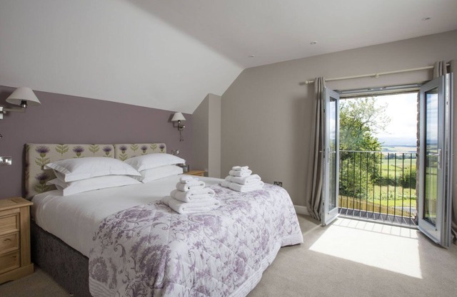 Coachmans Cottage - a cosy 2 bed cottage - sleeps 4