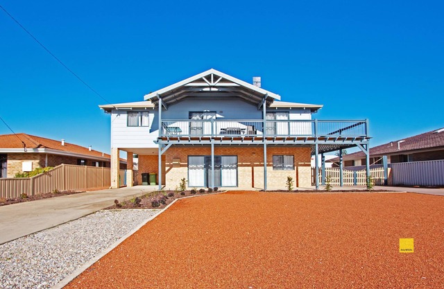 Coastal Dayz: 4 BR, 2 BA House in Jurien Bay, Sleeps 8
