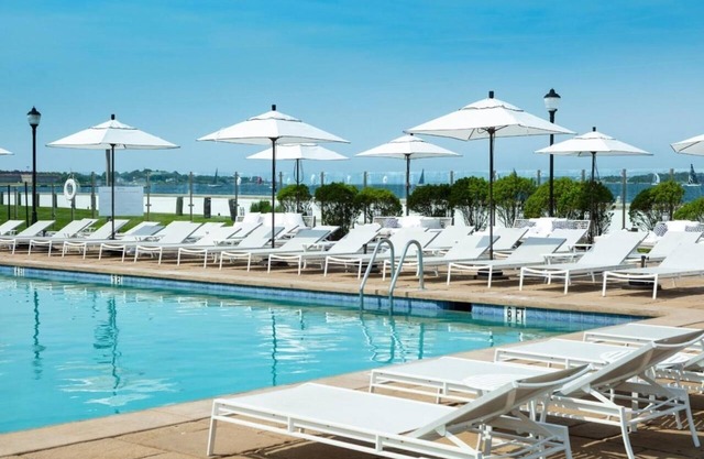 Coastal Escape! Unit w/Pool, Gym, Near Downtown Shops & Seaside Scenic Spots!