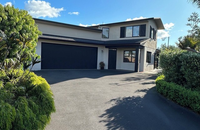 Coastal family home, 5 minutes walk to beach, hot tub, fully accessible