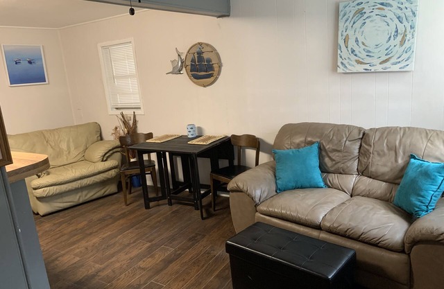 Coastal fishing and duck hunting getaway one bedroom