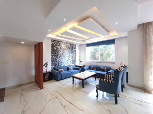 Coastal Living - 5BHK Rooftop Private Pool Villa, Baga, Goa
