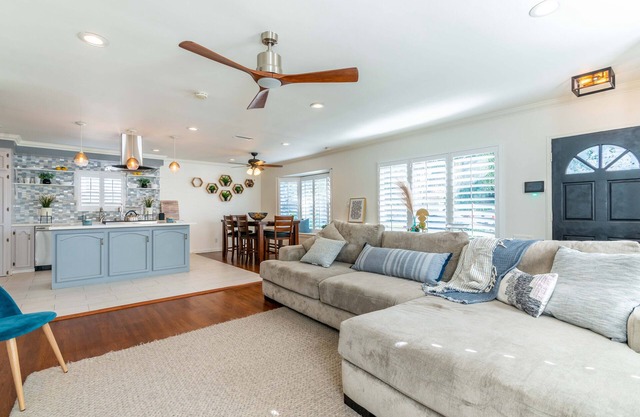 Coastal Retreat Centrally located