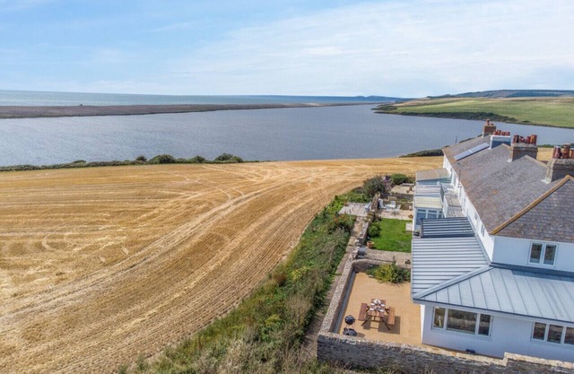 Coastguards Cottage - Three Bedroom House, Sleeps 6