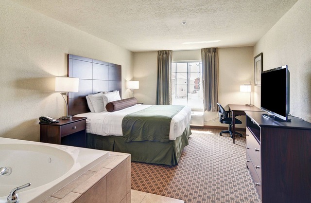 Cobblestone Inn & Suites – Big Lake