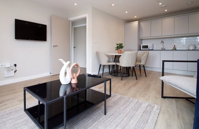 Cohost Partners Stylish 2BR in Cardiff Bay Parking