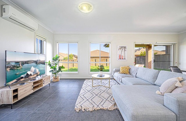 Colebee 4室别墅/带后院/带车库/家庭朋友聚会/大客厅