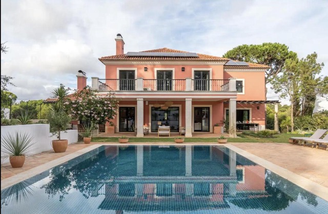Colorful Villa with pool by OTYNA AM