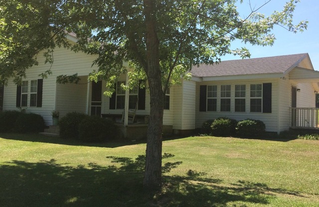 Come and enjoy country life $ 165 per night