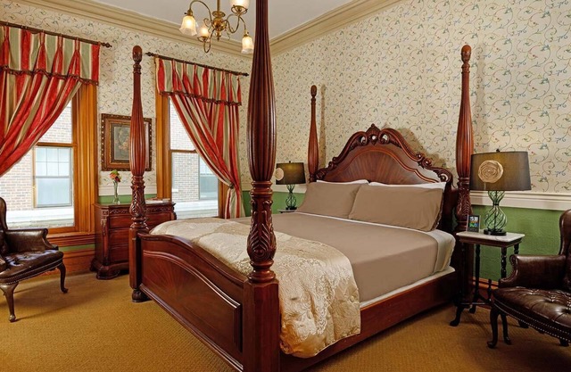 Come stay with us, you'll see why we are ranked #1 lodging in Kalamazoo, MI.