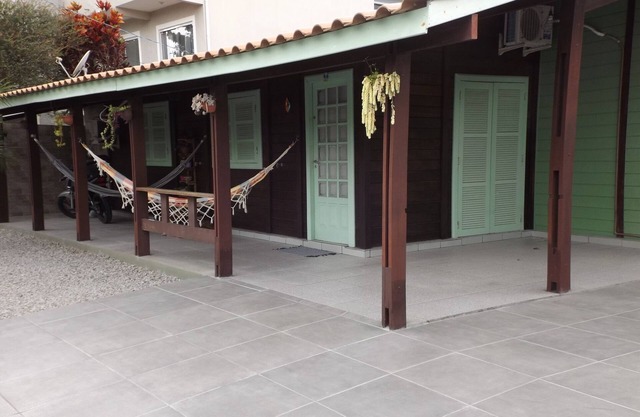 Comfortable house 6 persons 800 meters from the sea