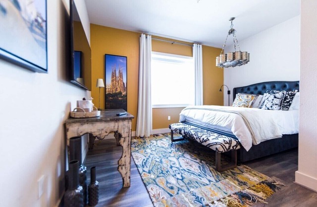 Comfort, 1 Queen Bed (Barcelona)