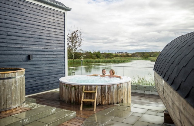 Comfort 8-person bungalow in the holiday park Landal Rønbjerg
