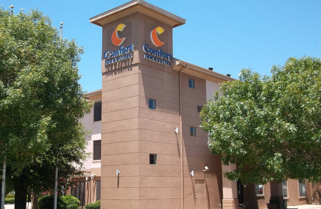 Comfort Inn & Suites