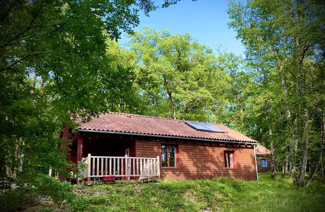 Comfortable 3-bedroom chalet (sleeps 6)