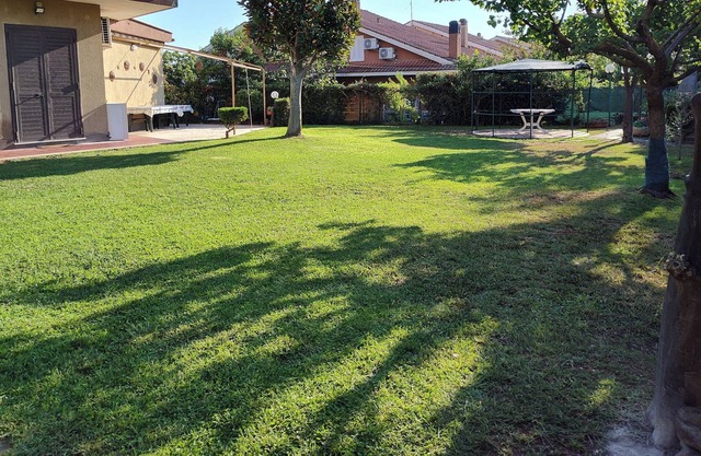 Comfortable Apartment with Garden and WiFi