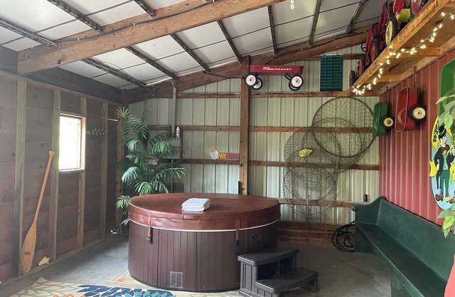 Comfortable and clean cottage located on hobby farm.