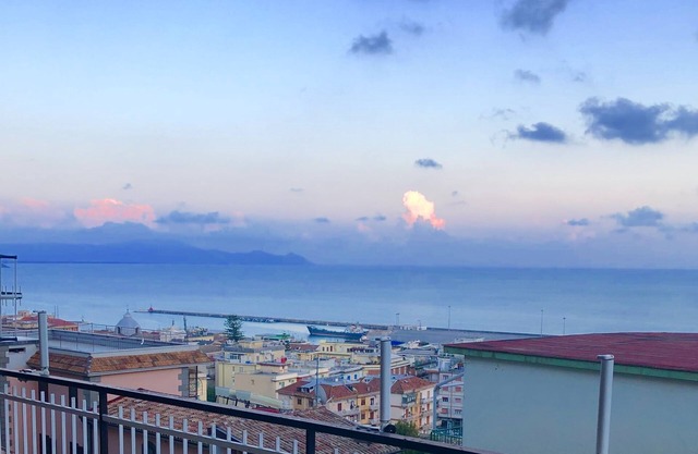 Comfortable apartment with terrace overlooking the sea, near the beach and the city center