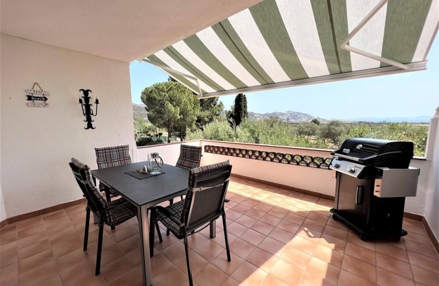 Comfortable flat up to 4 people, internet, air conditioning, sea view