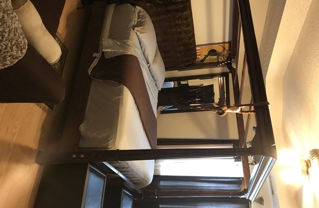 Comfortable Haven away from the city (no less than 30 day rental required)