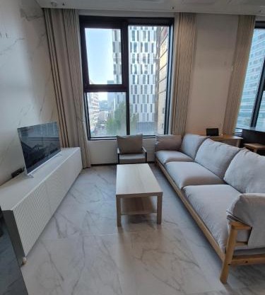 Comfortable house, new building, Dongdaemun History & Culture Park Station