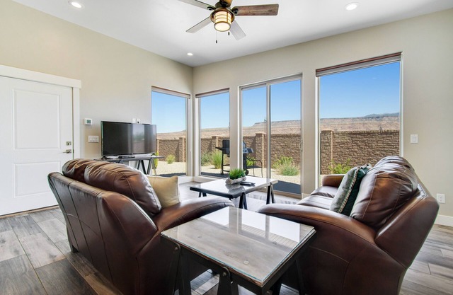 Comfortable Moab condo with patio and views - close to Arches and downtown