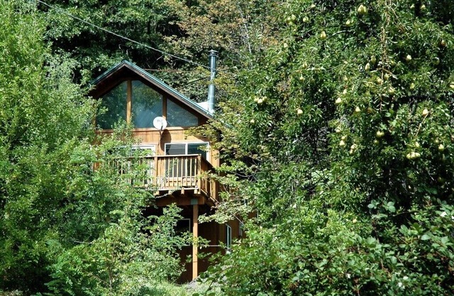 Comfortable Quiet Cabin In A Quaint Mountain Town