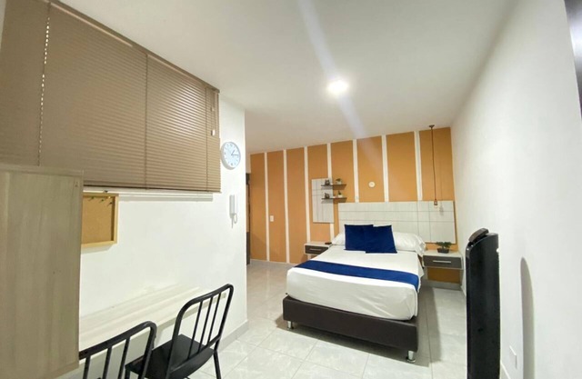 Comfortable studio apartment ideal for one or two people. Room. Bathroom and kitchen