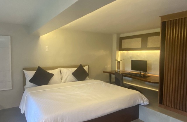 Comfy and homey suite with kitchen and gazebos