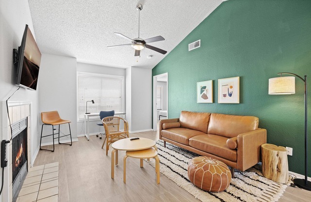 Comfy BoHo 2BD Apt | Cedar Park/North Austin