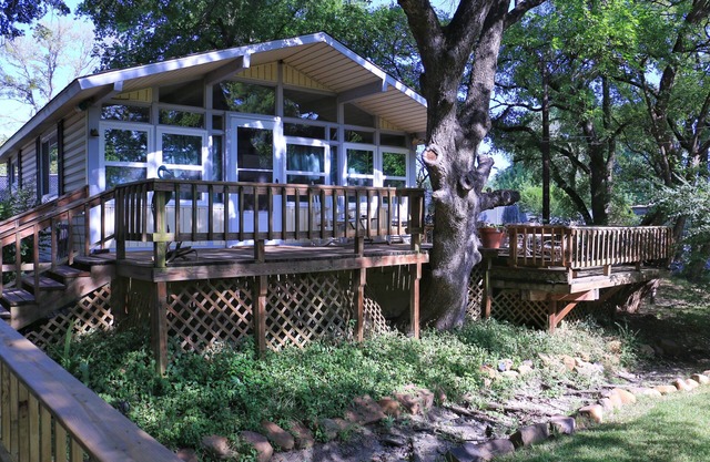 Comfy Lake Texoma Cabins