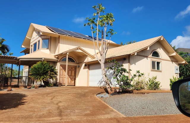 Comfy Molokai home close to the Beach!
