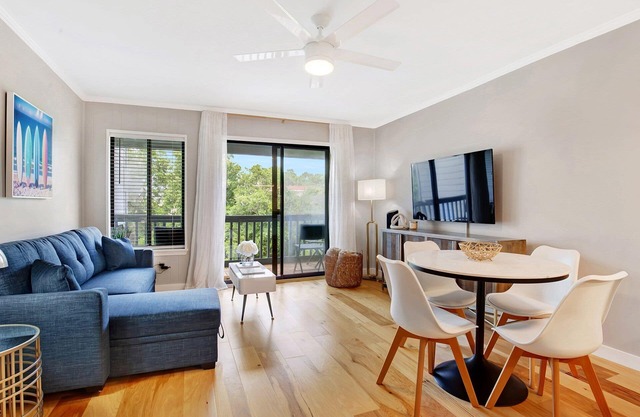 Community Pool | Beach Condo With Resort Amenities