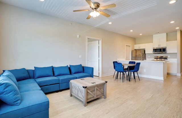 Commute to Fort Worth: Newly Built Apt w/Pool