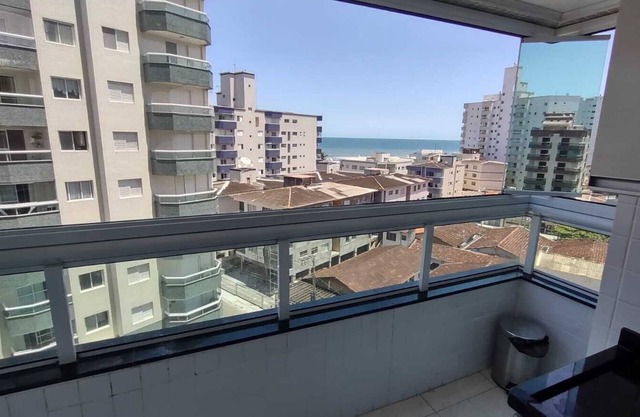Complete apartment with sea view, 1 block from the beach and 1 parking space