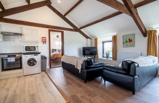 Complex of 3 Coastal Cottages nr Bude - Sleeps 14