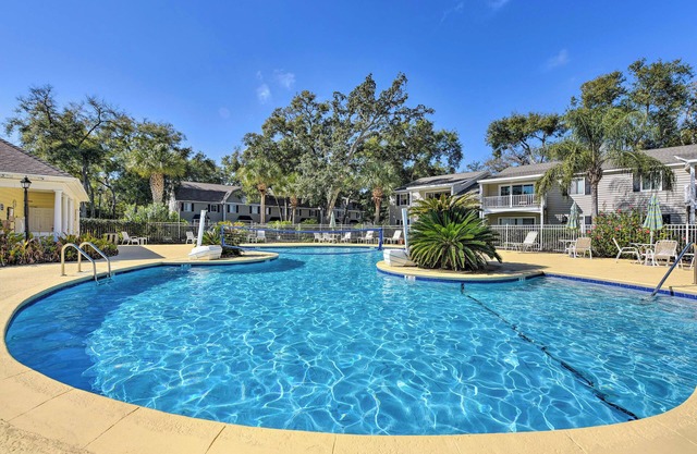 Condo w/Amazing Amenities: 1 Mi to Beach!