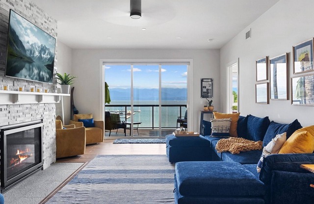 Condo w/Stunning Views - Seasons at Sandpoint