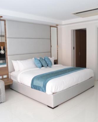 Condor Suites