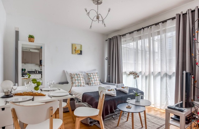 Confluence - Superb pied à terre with private parking