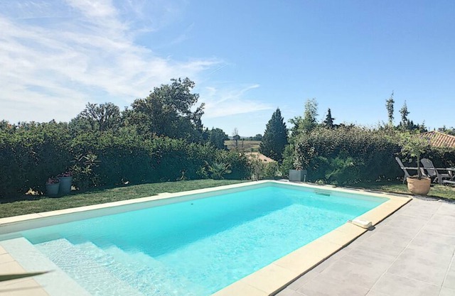Contemporary villa at the gates of Toulouse between sea and mountains